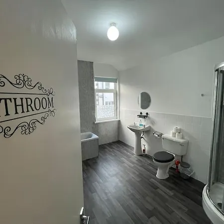 Contractor Digs, Serviced Accommodation, From Pensjonat
